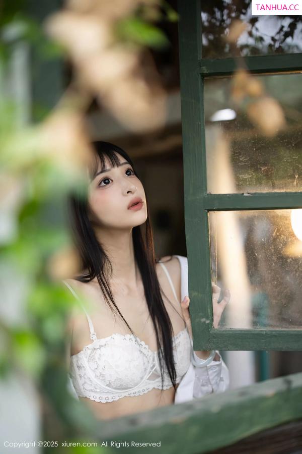   [XiuRen]高清写真图 2025.04.29 No.10215 茂木希子 性感红裙第31张图片